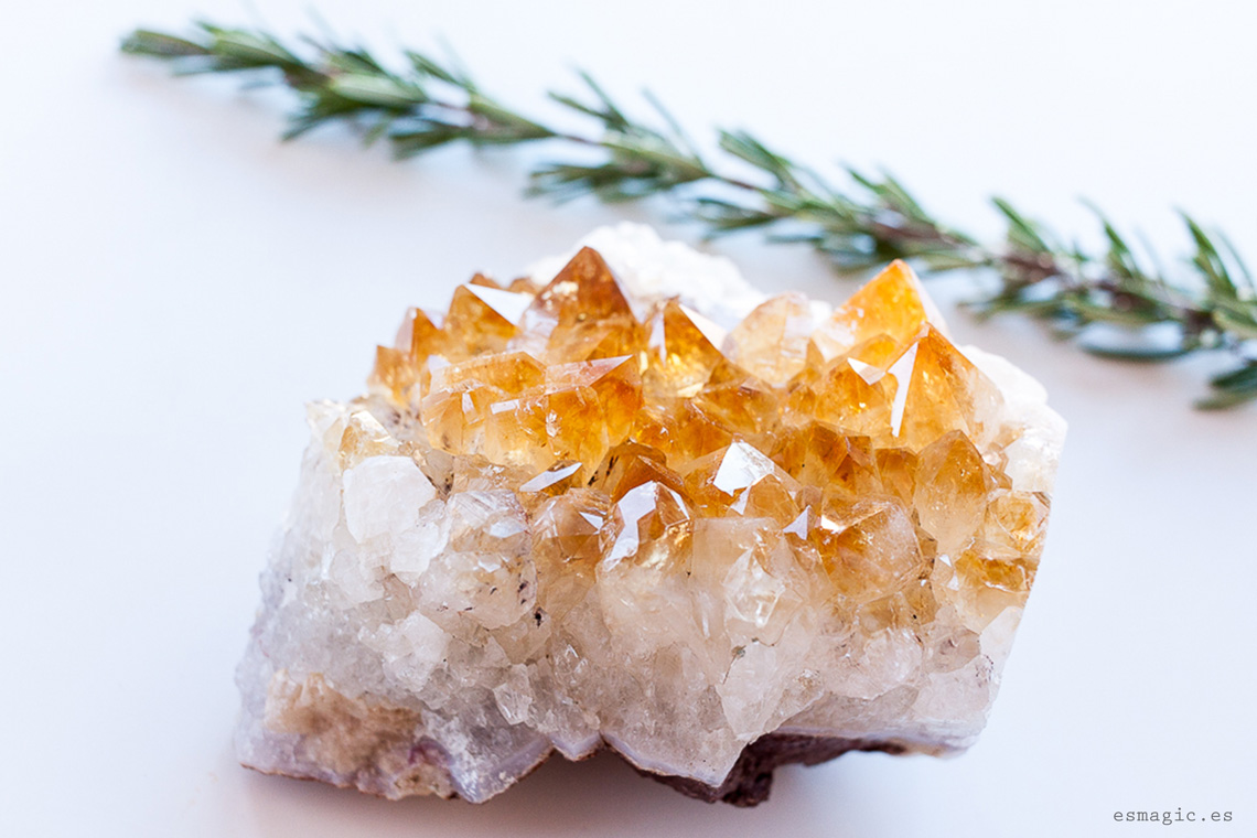 Imagen drusa citrino gemas cristales bienestar esmagic blog