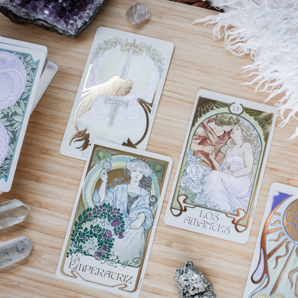 Tarot Evolutivo y Cristaloterapia | Sesiones Esther Verdú