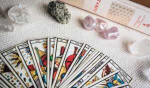 Tarot Evolutivo y Cristaloterapia Esmagic